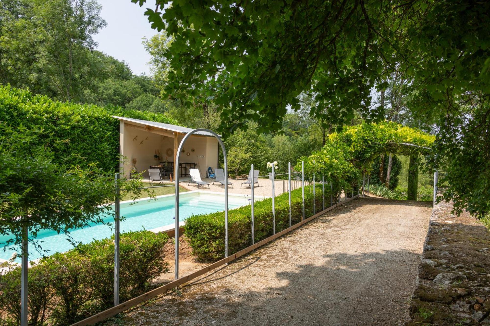 Le Moulin De La Maison Des Templiers Villa Saint-Cernin-de-Larche Luaran gambar